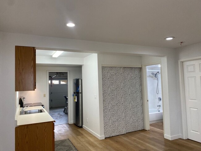 Building Photo - 81 Camelot Ct