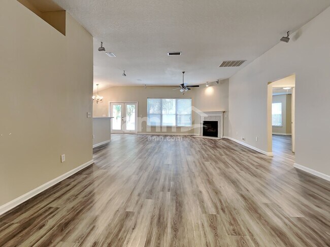 Building Photo - 947 Silver Springs Court