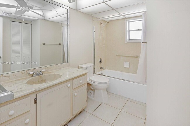 Building Photo - 505 E Dania Beach Blvd