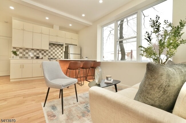 Building Photo - 15 Palisade Ave