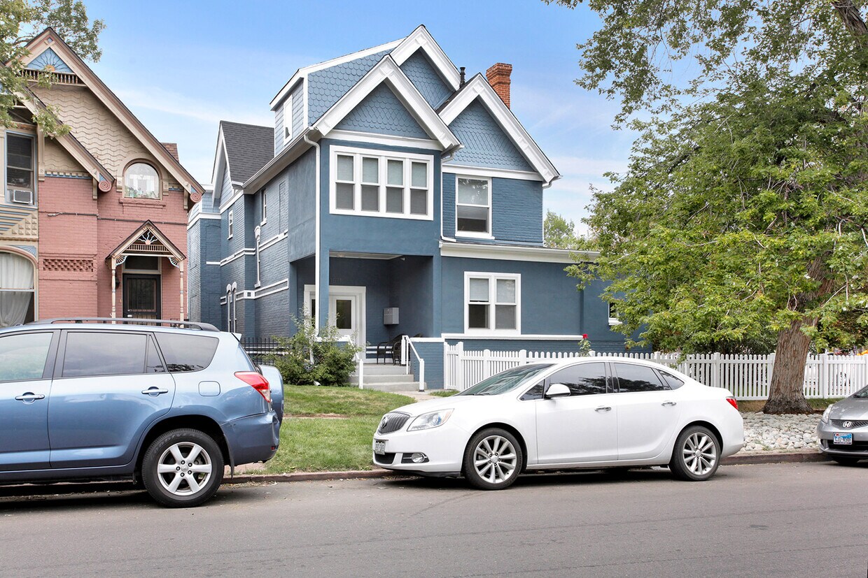 Foto principal - 1571 N High St