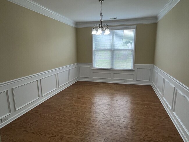 Building Photo - Spacious 4 Bed + Bonus Room Home in Concord
