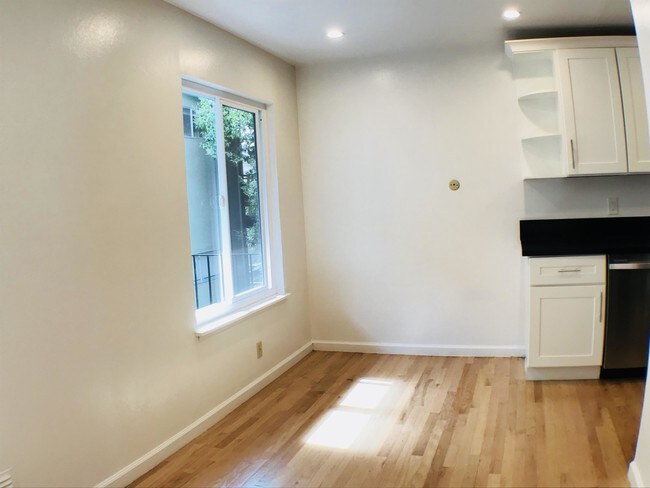 Building Photo - 2 bedroom in Berkeley CA 94703