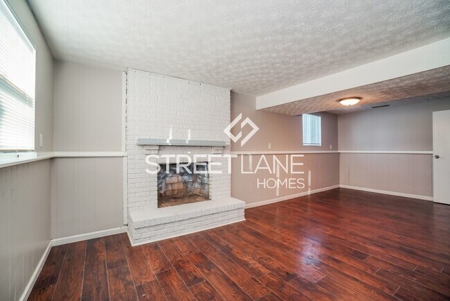 Building Photo - 3 Bedroom in Columbus!