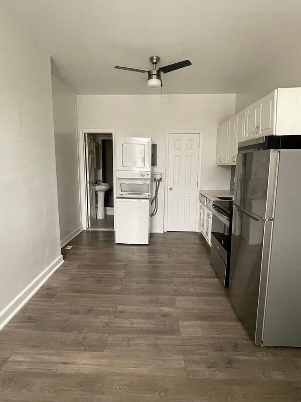 Foto del edificio - 2511 N Charles St