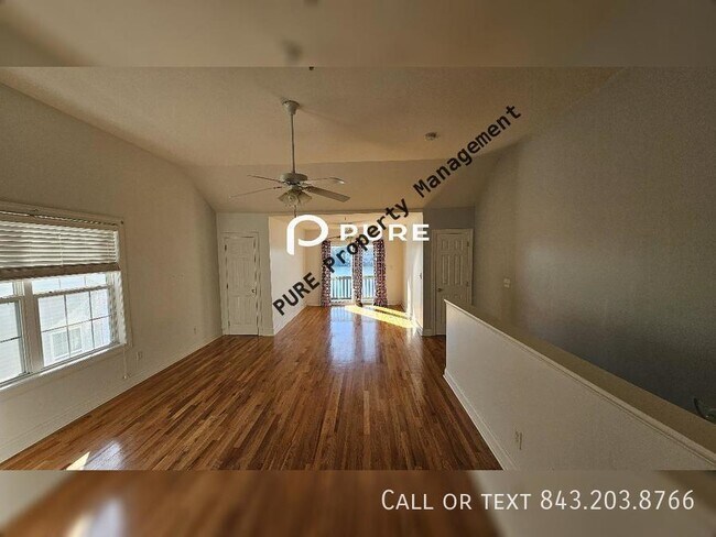 Foto del edificio - 3 bedroom N. CHS LAKE VIEW AVAILABLE NOW!!!
