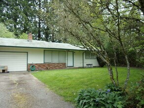 Building Photo - 1115 SW Stamm Pl