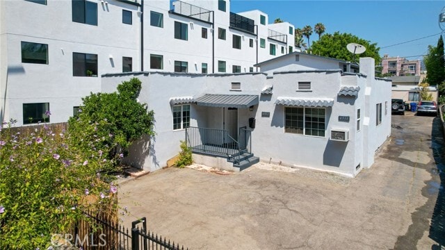 Foto del edificio - 6513 Lexington Ave