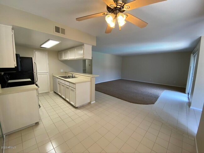 Foto del edificio - 2228 E Campbell Ave