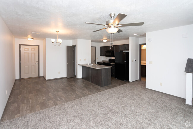 2BR, 1.5BA - 1,078SF - Dining Room - Willows Edge