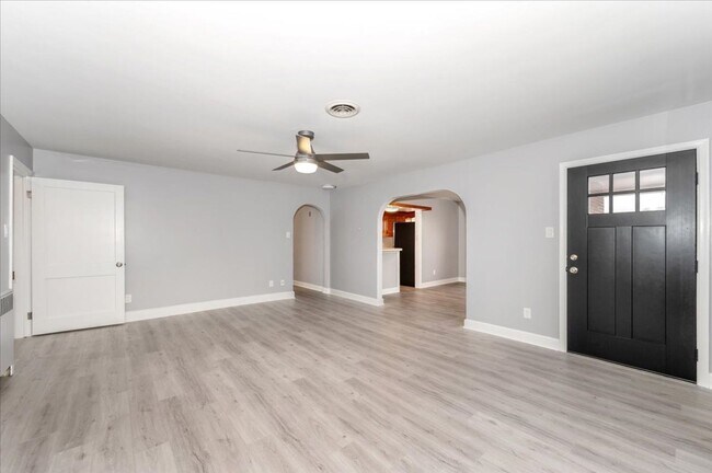 Foto del edificio - 116-118 Linden Avenue