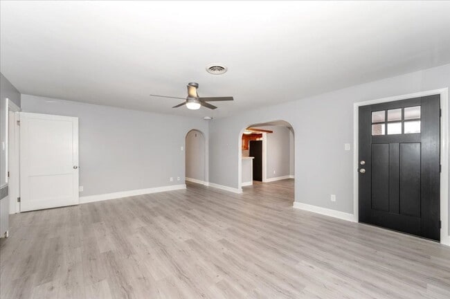 Building Photo - 116-118 Linden Avenue