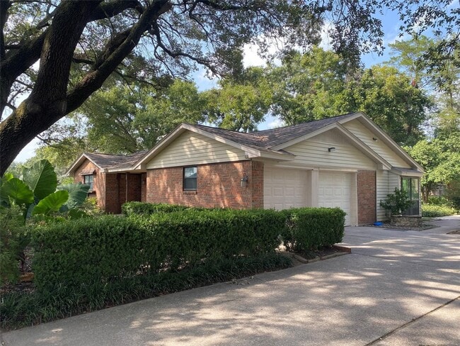 Building Photo - 5700 Spring Cypress Rd