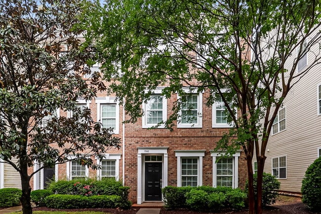 Building Photo - 9948 Evergreen Terrace Dr