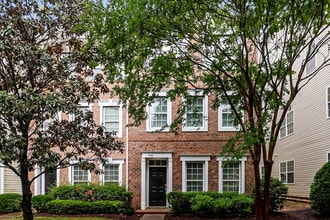 Building Photo - 9948 Evergreen Terrace Dr