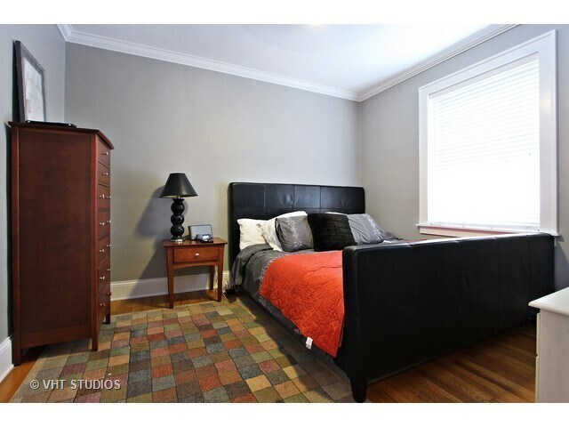 Bedroom 1E - 132 N Haven Rd
