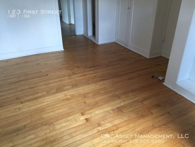 Foto del edificio - 123 1st St