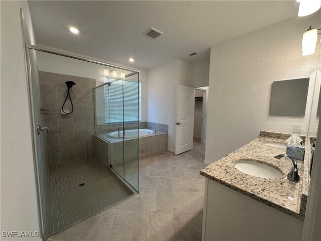 Building Photo - 14645 Portico Blvd