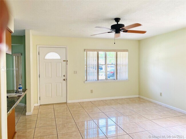 Foto del edificio - 3352 Netherwood Dr