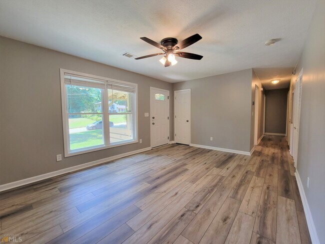 Foto del edificio - 3742 Sarahs Ln