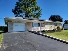 Building Photo - 405 E Lincoln Ave