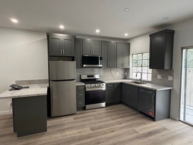 Foto del edificio - 10932 Bloomfield St