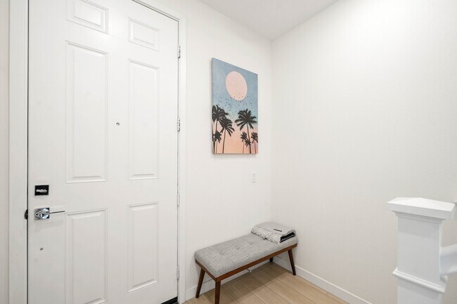 Interior de la entrada principal | Primer nivel inferior - 27586 Manzanita Way