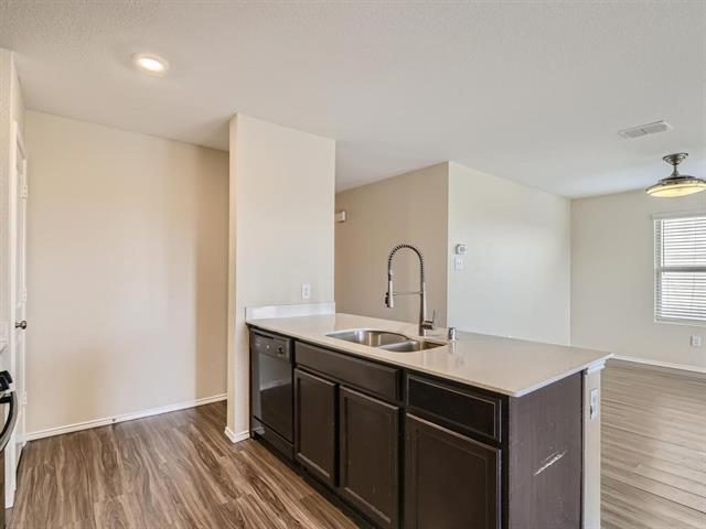 Foto del edificio - 317 Blue Crow Ln