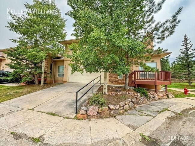 Building Photo - 701 Westwood Dr