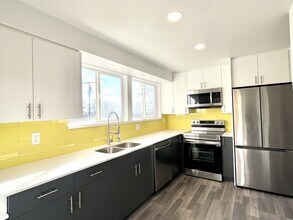 Building Photo - 26 W Girard Ave