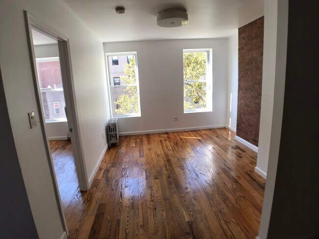 Sala de estar - 65 Kingston Ave