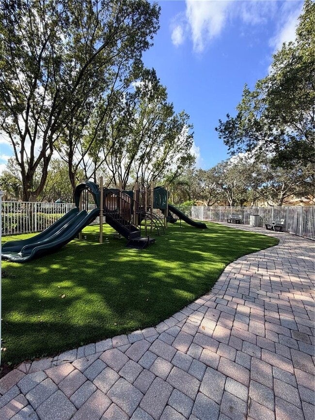 Foto del edificio - 2677 SW 83rd Terrace