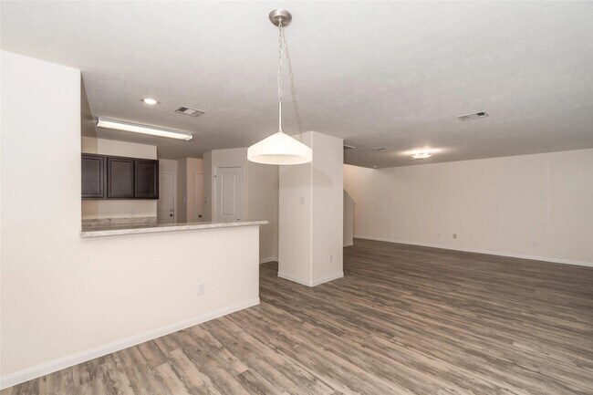 Building Photo - 29439 Westhope Dr