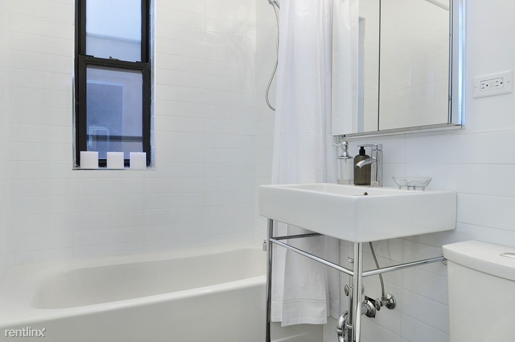 Foto principal - 2439 38th St