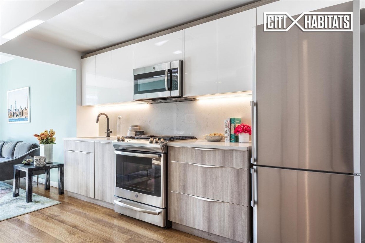 Primary Photo - Otto