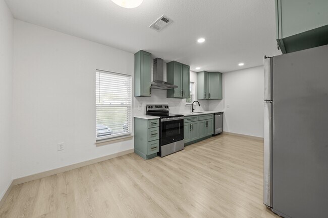 Foto del edificio - 1820 Gorman Ave