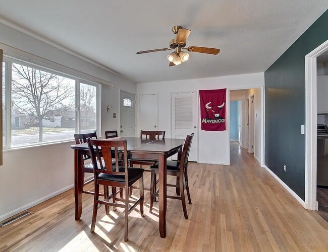 Foto del edificio - 1353 N 22nd St