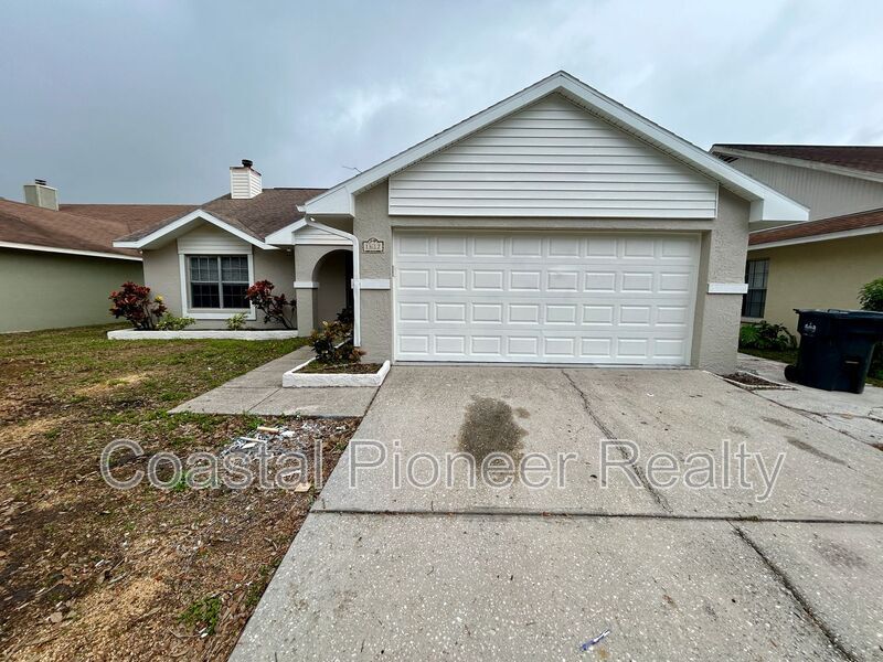 Primary Photo - 1617 Bent Pine Way
