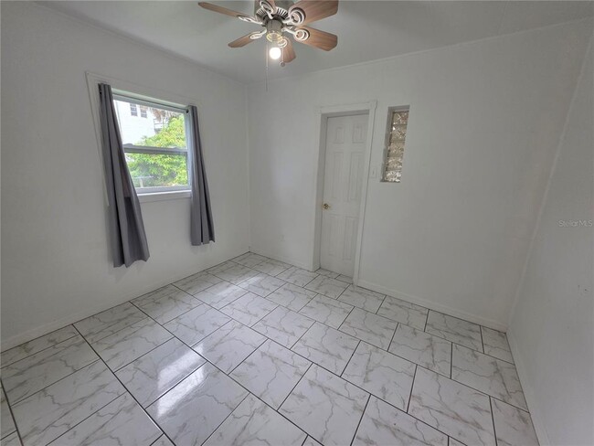 Building Photo - 207 Hibiscus St