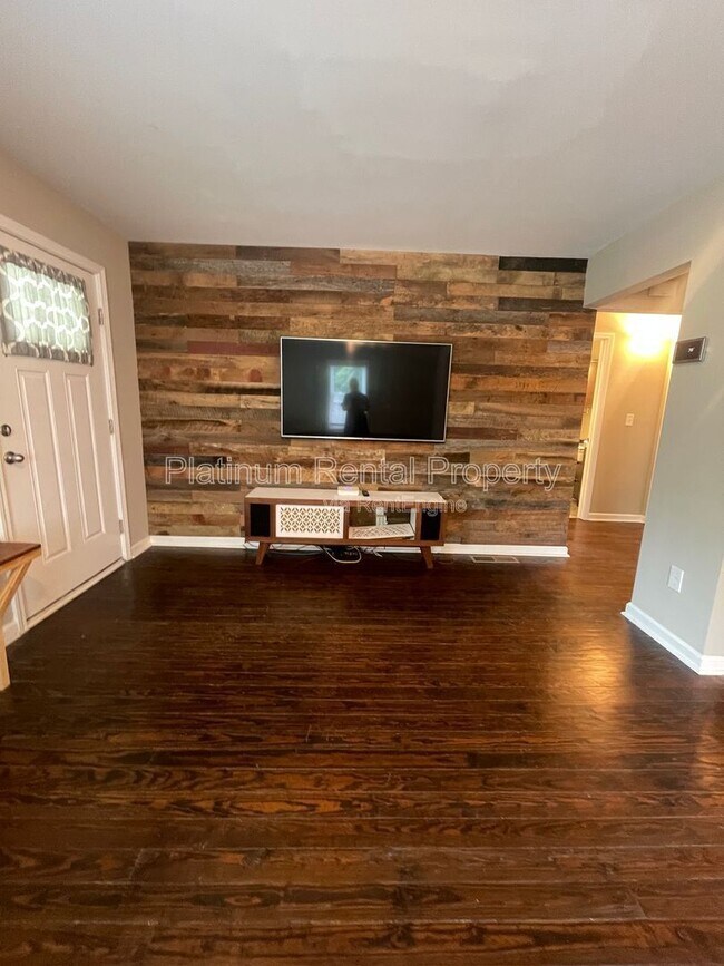 Foto del edificio - 2706 White Oak Dr