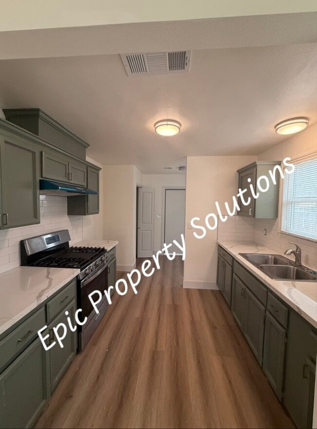 Building Photo - 319 E Dayton Ave