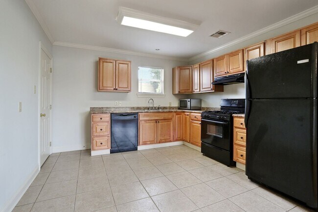 Foto del edificio - 6134 Orleans Ave