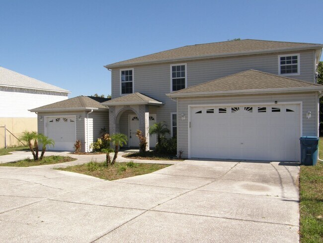 Foto del edificio - Multi Generation Rental Home centrally located in Spring Hill