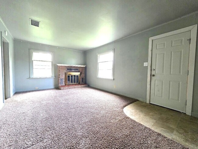 Foto del edificio - 3 Bedroom, 1 Bath Single Family Home!