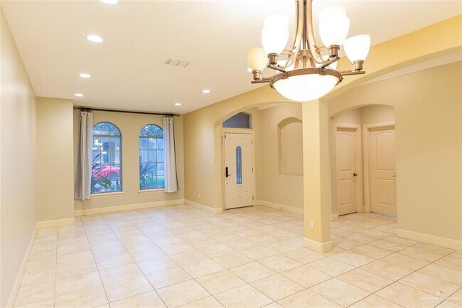 Foto del edificio - 29 E Uphall Ave