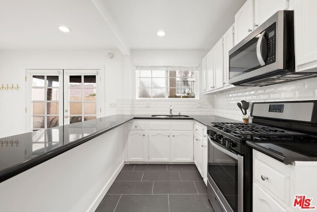 Building Photo - 927 Euclid St