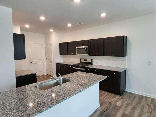 Foto del edificio - 6145 Langdon Way