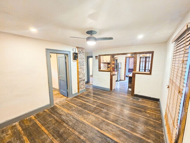 Foto del edificio - 2523 E 18th St