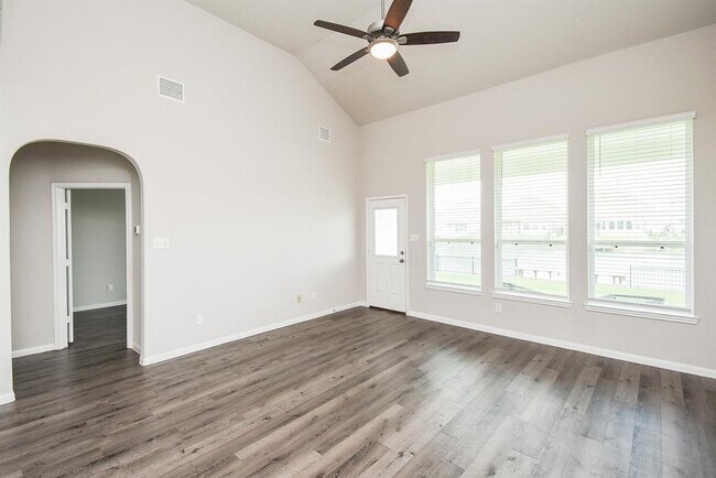 Building Photo - 24622 Allori Ct
