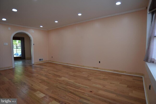 Building Photo - 4011 Lees Corner Rd
